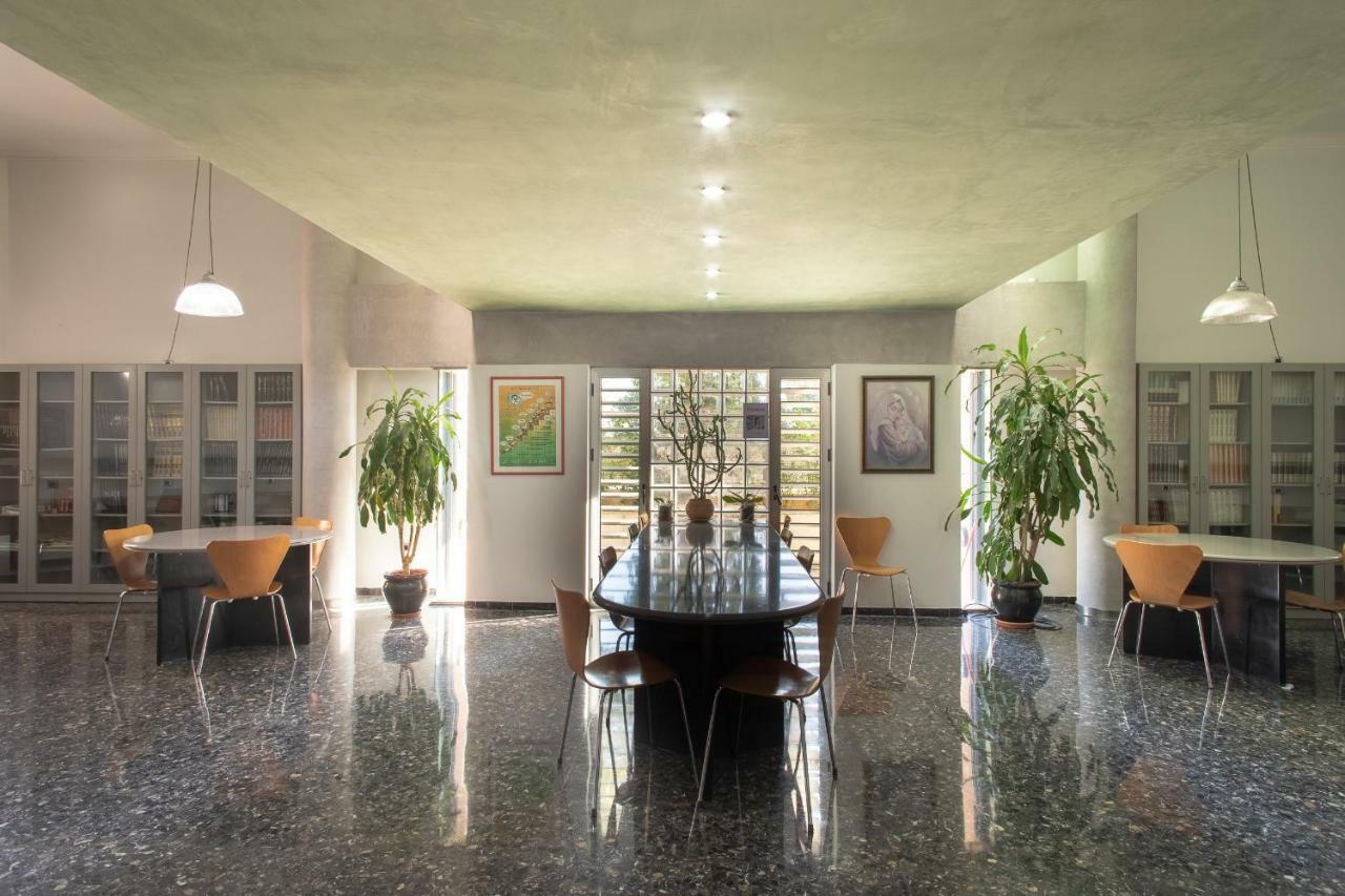 מלון סביליה Residencia Sagrado Corazon מראה חיצוני תמונה